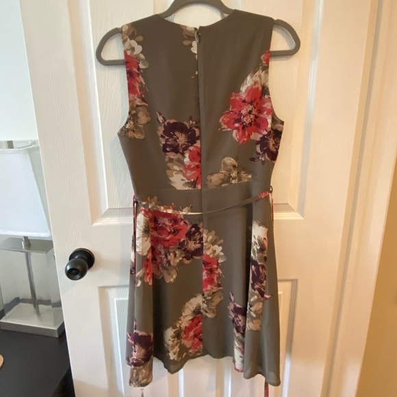 Dynamite Floral Wrap Dress - Picture 3 of 7